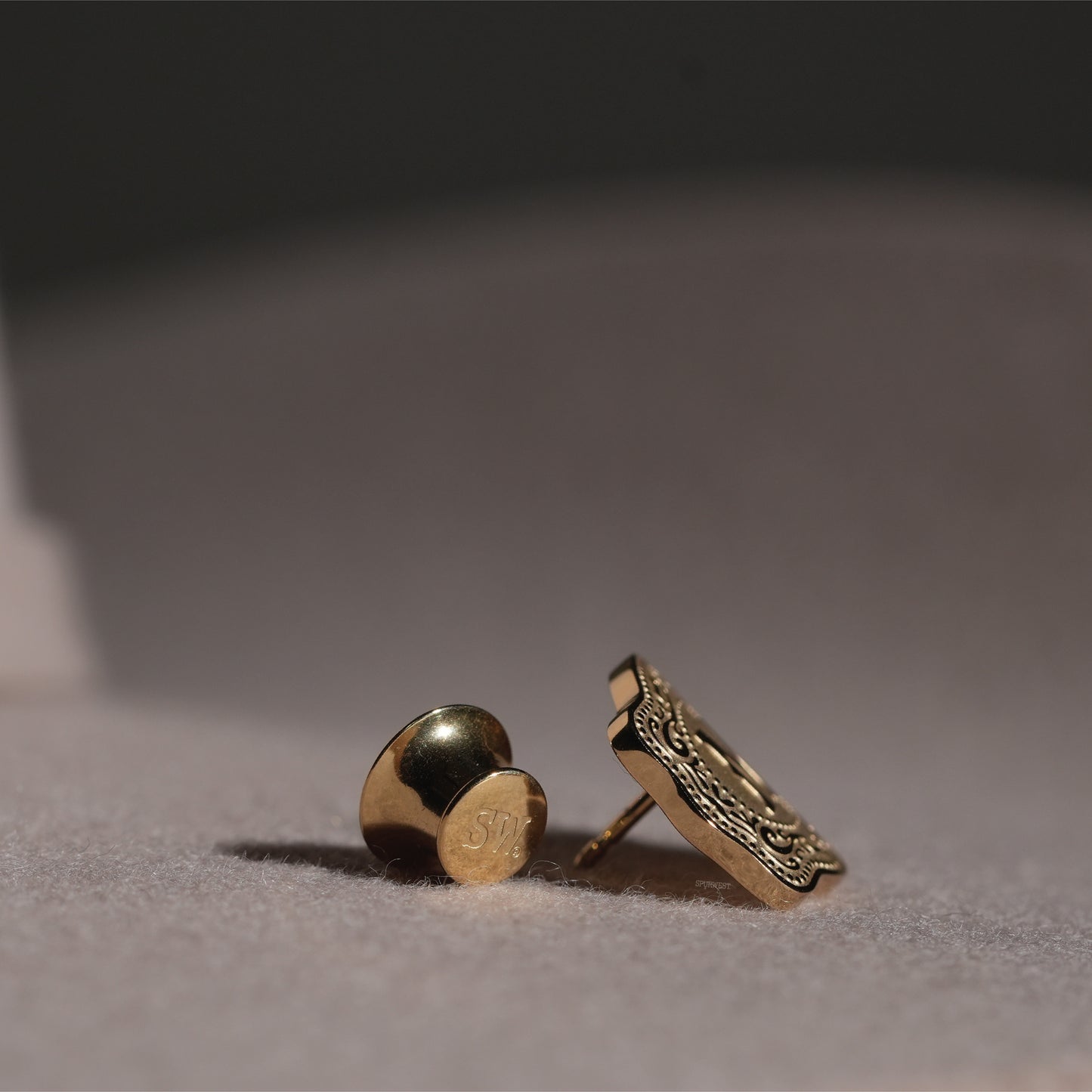 SpurWest Mini Belt Buckle Hatpin (Bronc) - Gold